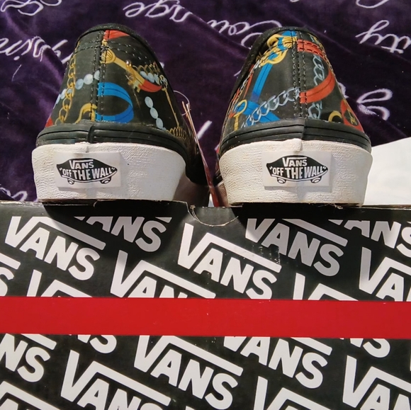 Vans Off The Wall 'Chains & Pearls' graphic low tops, NIB, M-6.5, W-8 - Picture 5 of 6